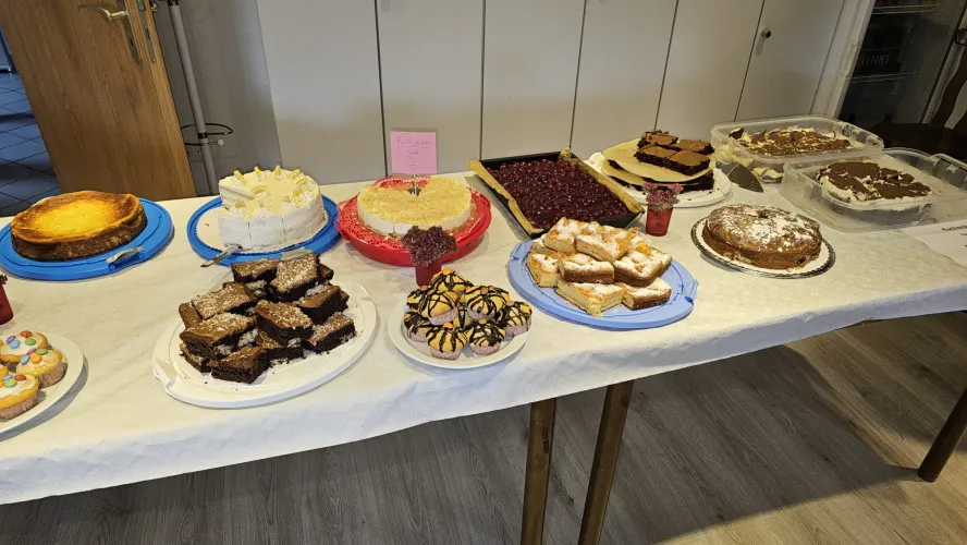 Blick auf das Kuchen-Buffett